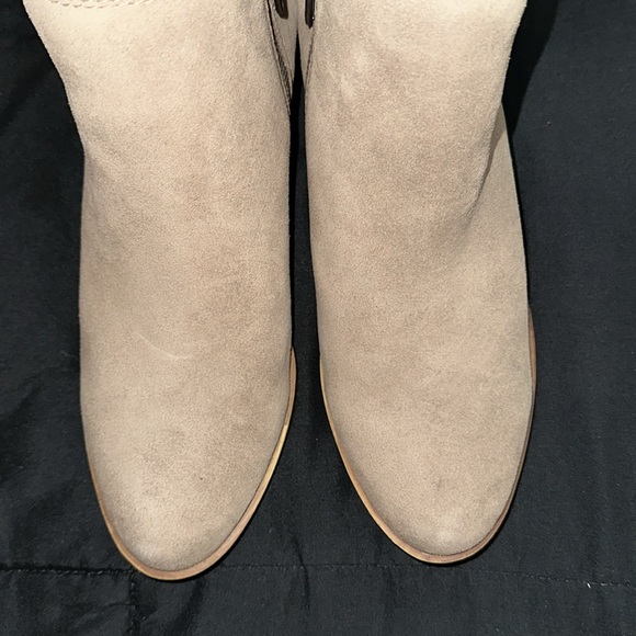 Lucky Brand Basel Bootie Suede - Picture 7 of 11